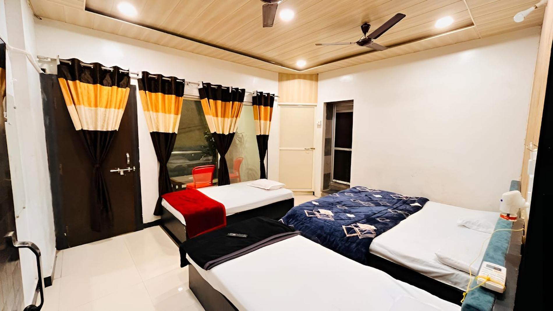 Pallav Guest House ウッジャイン エクステリア 写真