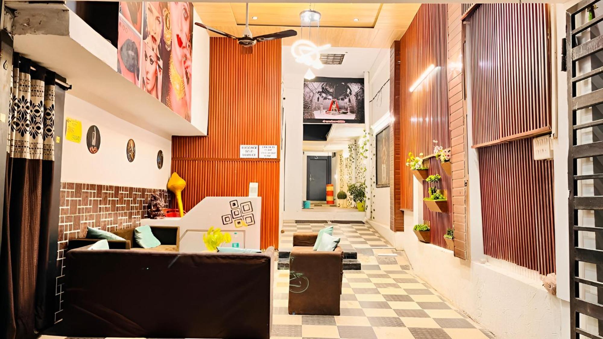 Pallav Guest House ウッジャイン エクステリア 写真
