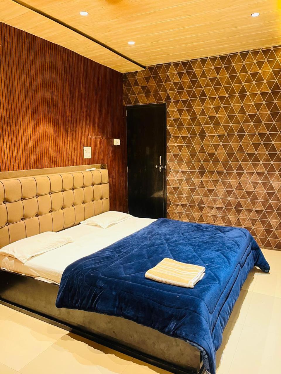 Pallav Guest House ウッジャイン エクステリア 写真